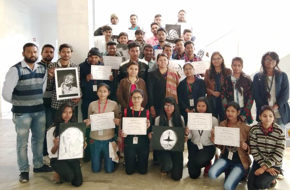 झारखण्ड राय यूनिवर्सिटी में चारकोल पेंटिंग वर्कशॉप का आयोजन