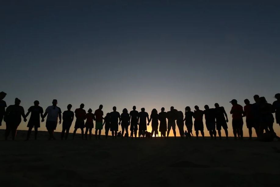 प्रवासी छात्रों ने राज्य के विश्वविद्यालयों का रुख़ किया।