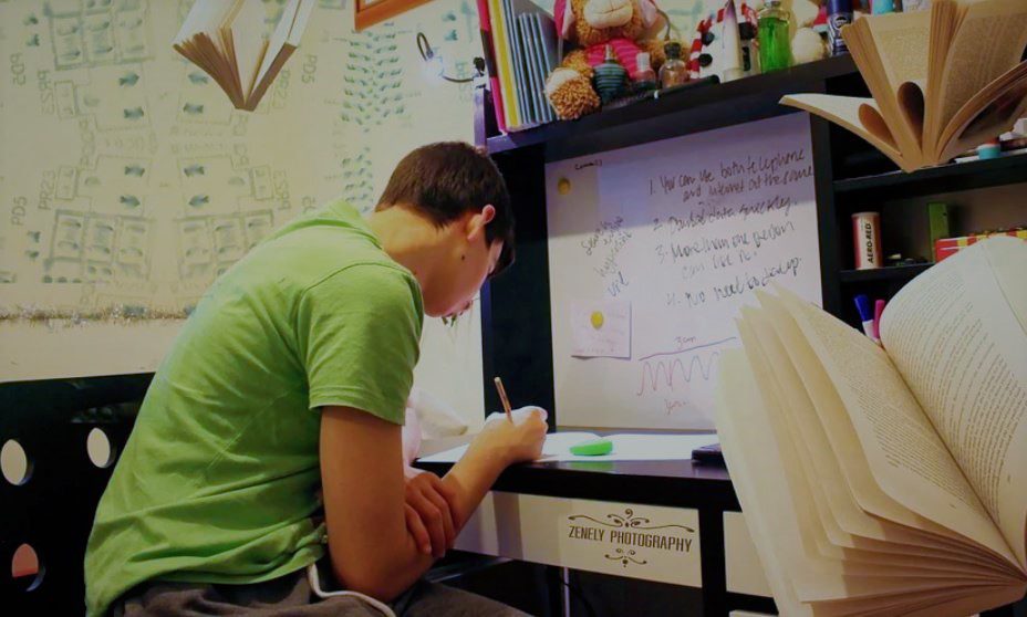 ICSE और CBSE बोर्ड परीक्षाएं रद्द । विश्वविद्यालयों में नए शैक्षणिक सत्र की शुरुआत अक्टूबर तक ।