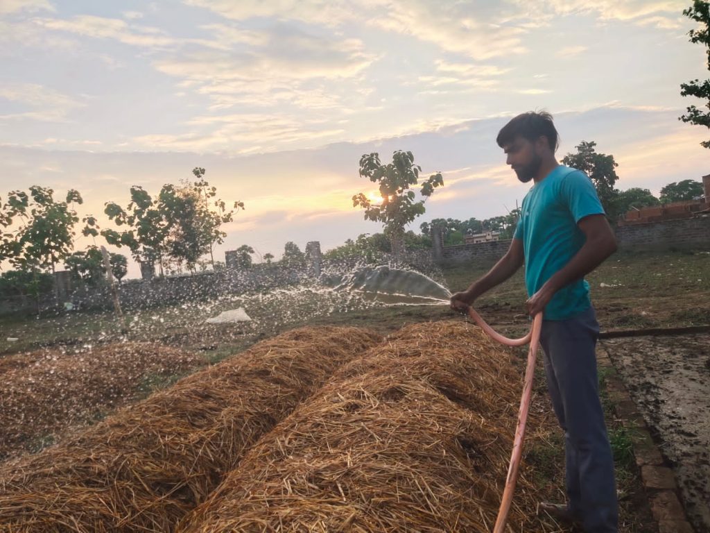 केंचुआ पालन व्यवसाय से हर महीने करें 25 से 30 हजार रुपए की कमाई