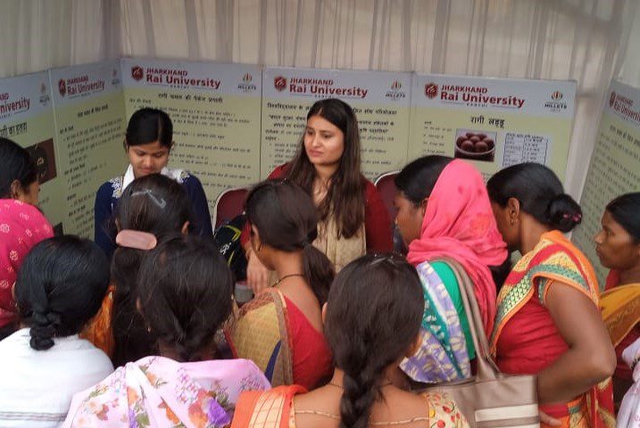झारखण्ड मिलेट कॉन्क्लेव में झारखण्ड राय यूनिवर्सिटी का स्टॉल, किसानों को मिली जानकारी