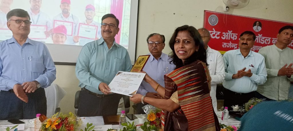 झारखण्ड राय यूनिवर्सिटी को रिम्स रांची ब्लड बैंक ने किया सम्मानित