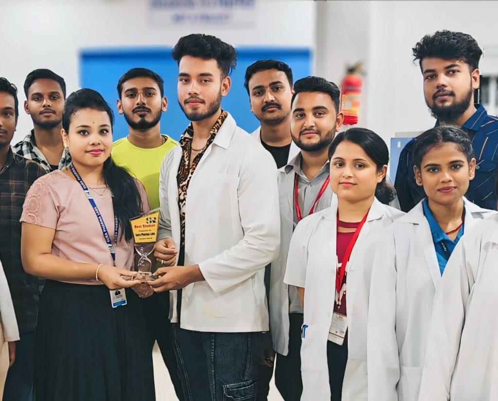 झारखंड राय विश्वविद्यालय के फार्मेसी स्टूडेंट को मिला बेस्ट इंटर्न का अवार्ड